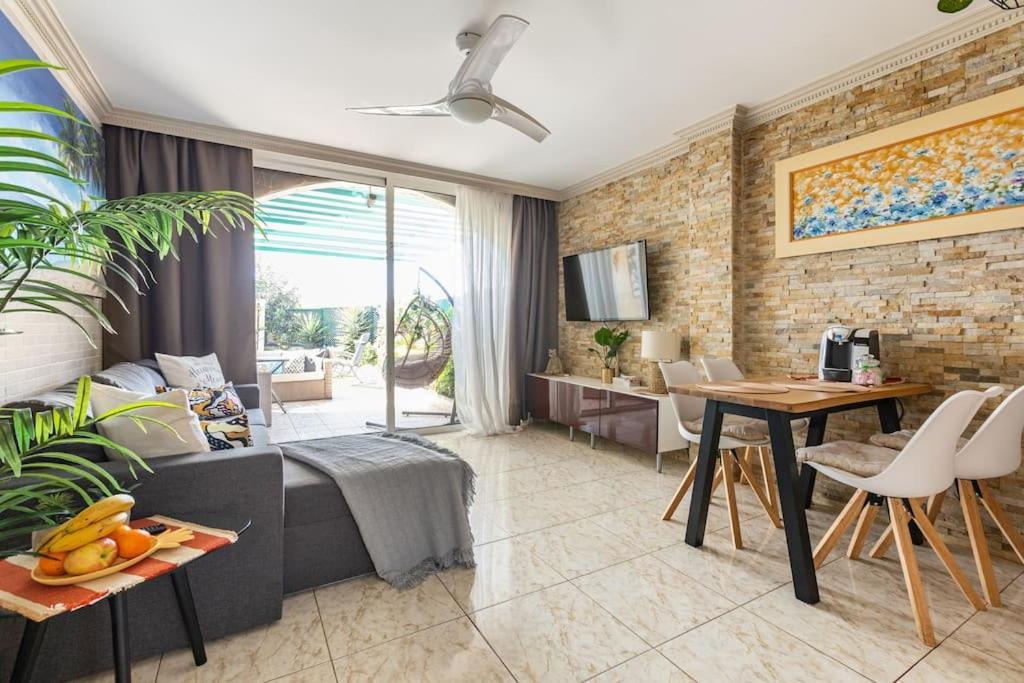 Beachfront Private Apartment In Pueblo Torviscas Sunset Harbour 阿德耶 外观 照片