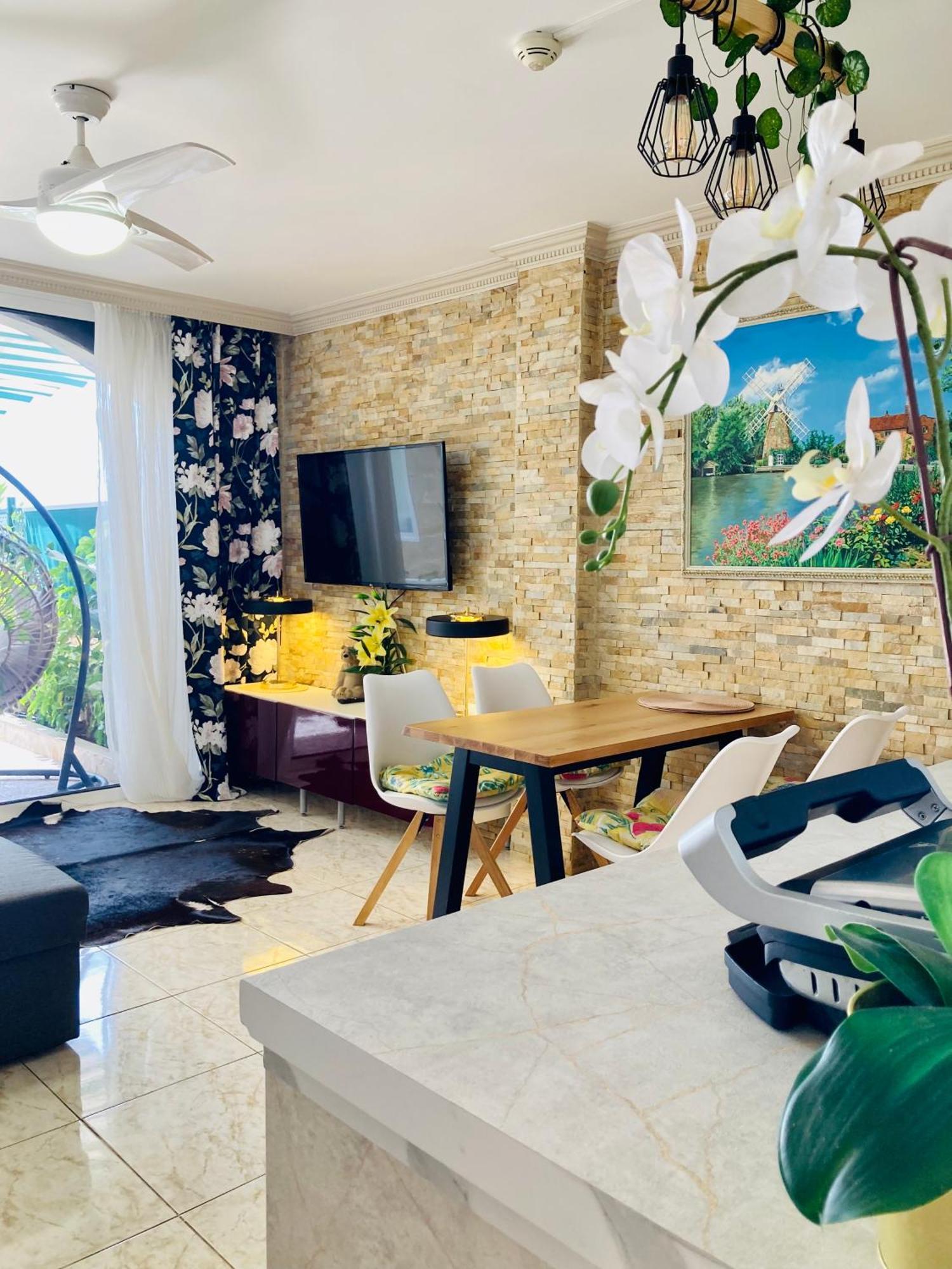 Beachfront Private Apartment In Pueblo Torviscas Sunset Harbour 阿德耶 外观 照片